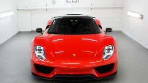 918 Spyder Weissach Guards Red