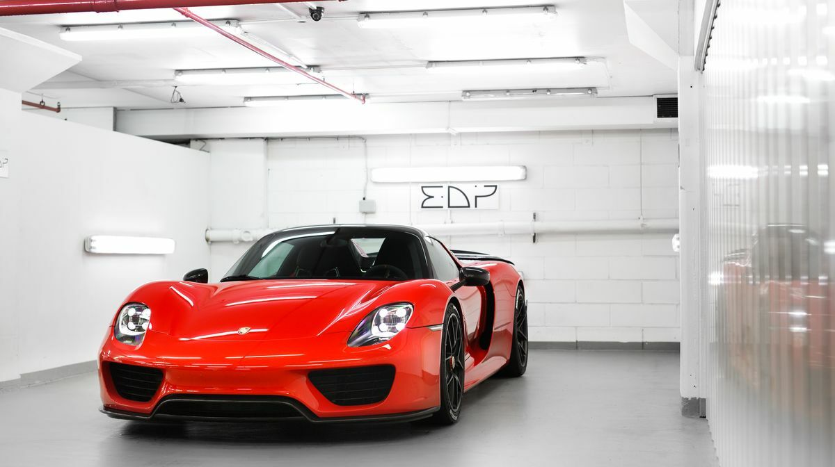 918 Spyder Weissach Guards Red