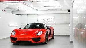 918 Spyder Weissach Guards Red