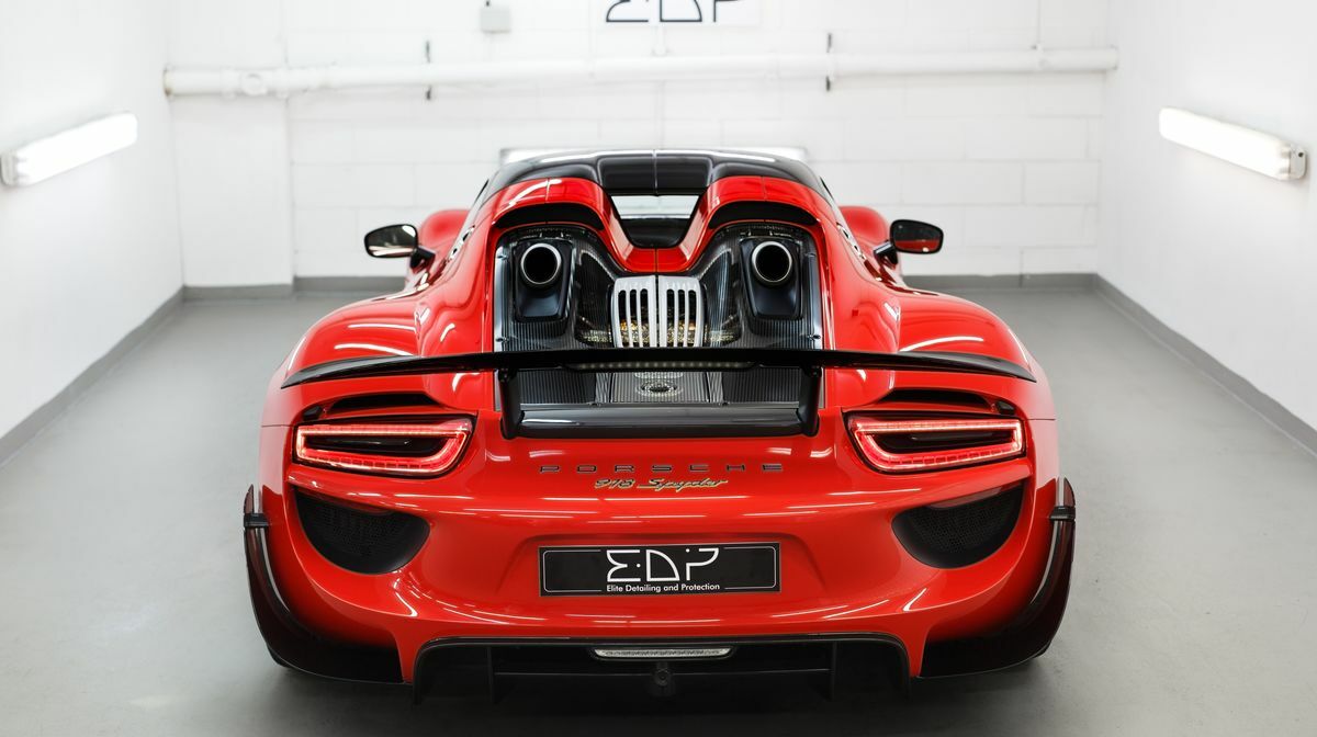 918 Spyder Weissach Guards Red