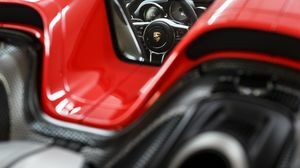 918 Spyder Weissach Guards Red