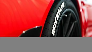 918 Spyder Weissach Guards Red
