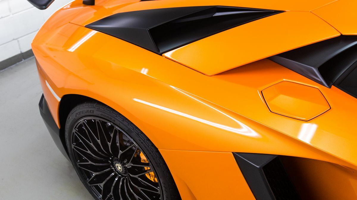 Aventador SV Arancio Borealis