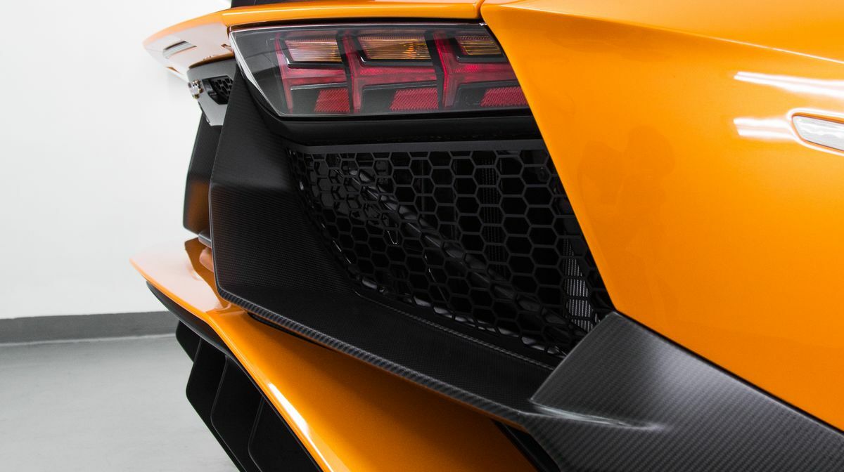 Aventador SV Arancio Borealis