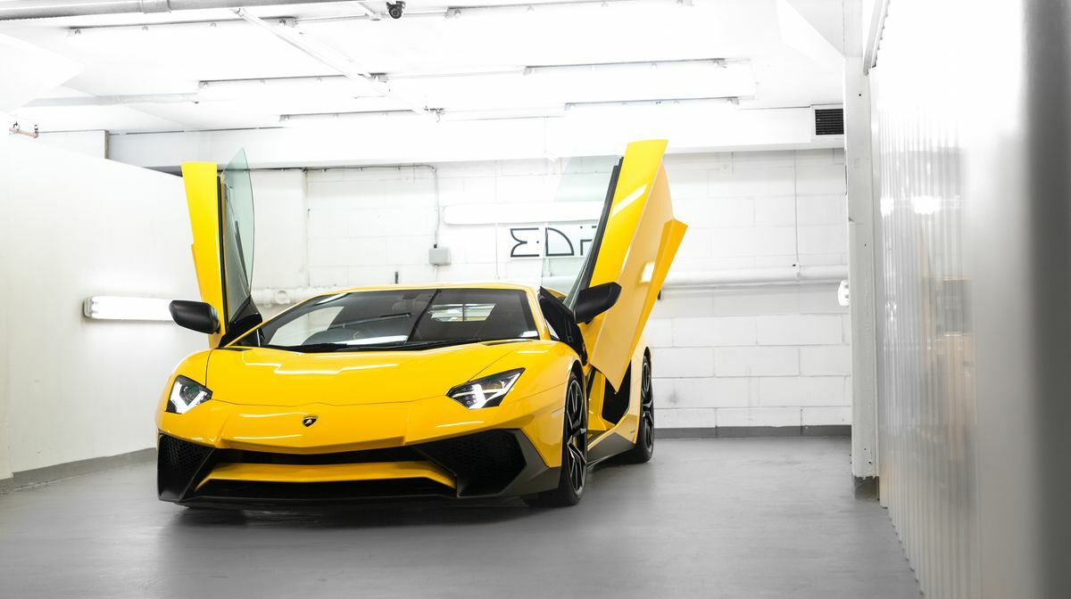 Aventador SV Giallo Orion