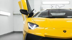 Aventador SV Giallo Orion