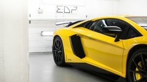 Aventador SV Giallo Orion