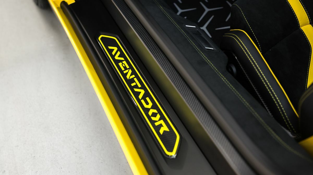 Aventador SV Giallo Orion