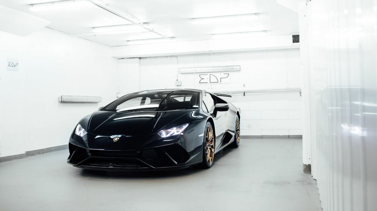 Huracan Performante Black