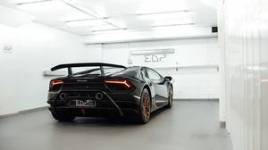 Huracan Performante Black