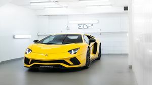 Aventador S Giallo Orion