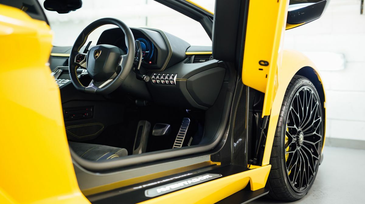 Aventador S Giallo Orion