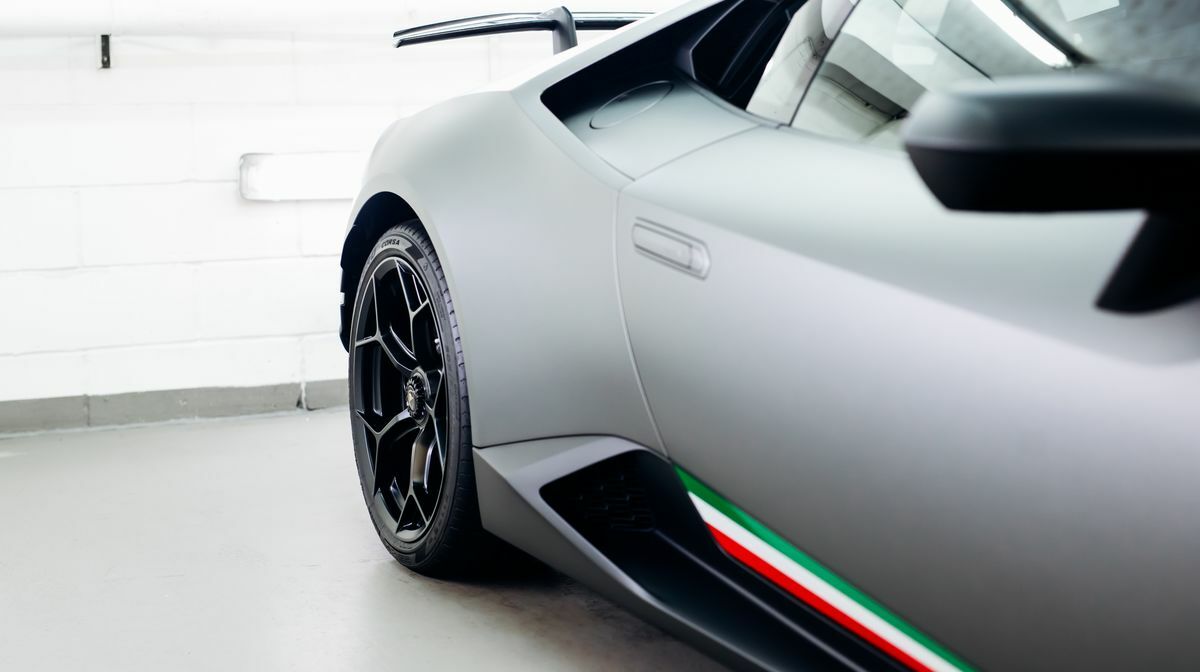 Huracan Performante Grigio Titans