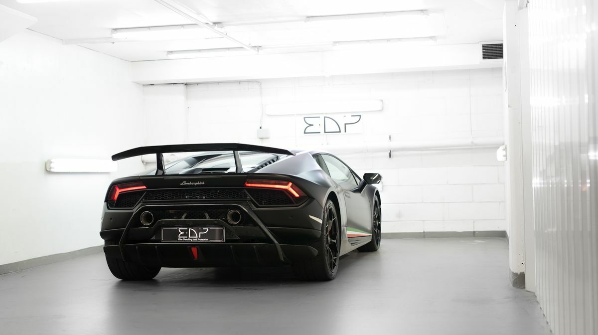 Huracan Performante Nero Nemesis