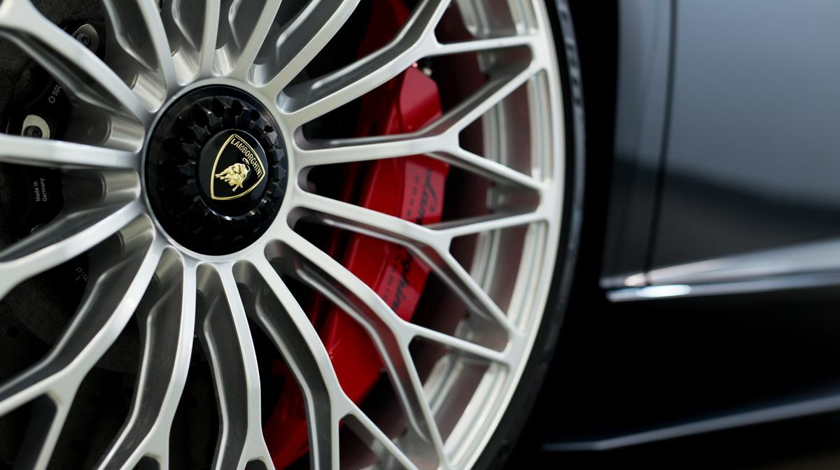 Aventador S Nero Pegaso