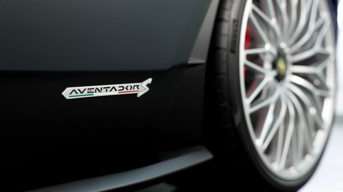 Aventador S Nero Pegaso
