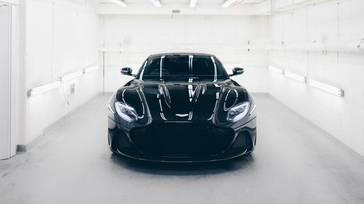 DBS Superleggera Onyx Black