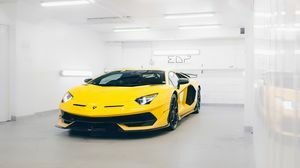 Aventador SVJ Giallo Orion