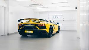 Aventador SVJ Giallo Orion