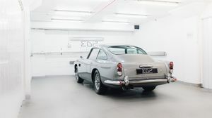 Aston Martin DB5 Silver