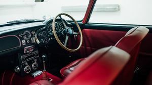Aston Martin DB5 Silver