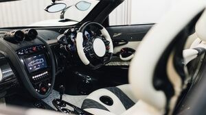 Huayra Roadster Bianco Benny Opaco