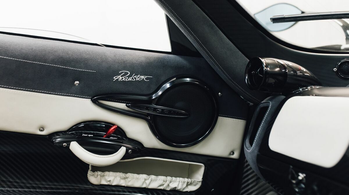 Huayra Roadster Bianco Benny Opaco