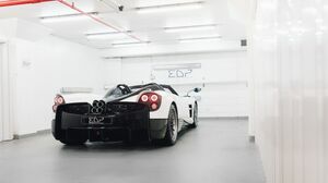 Huayra Roadster Bianco Benny Opaco