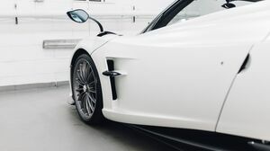 Huayra Roadster Bianco Benny Opaco