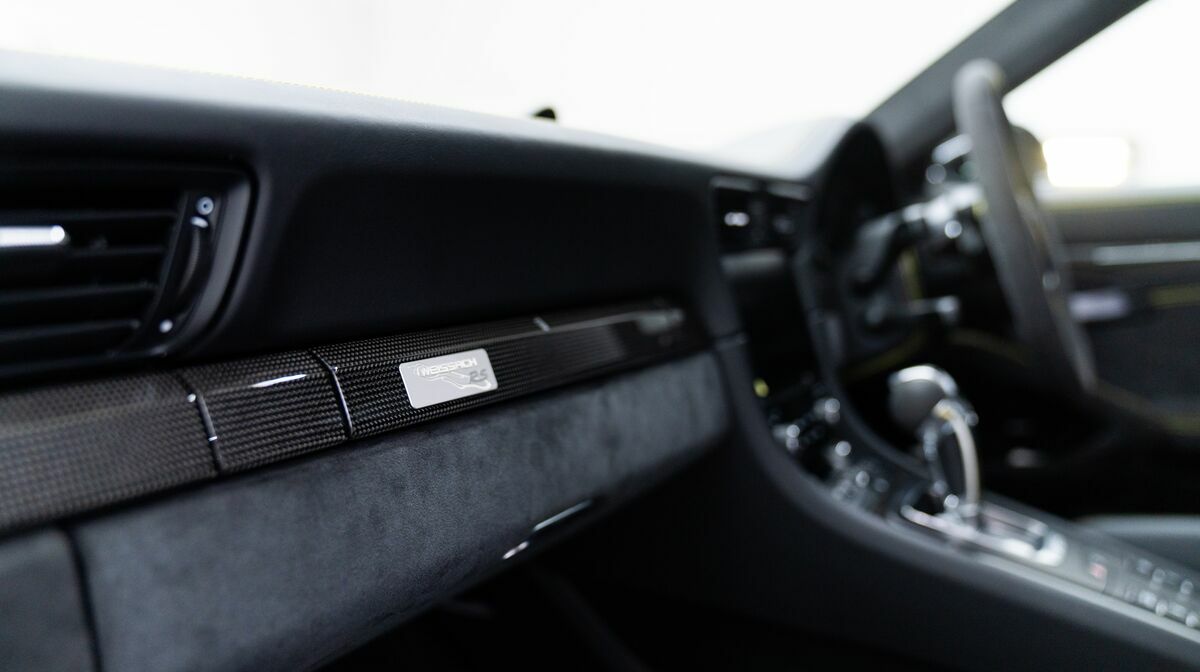 991.2 GT3RS Weissach Black