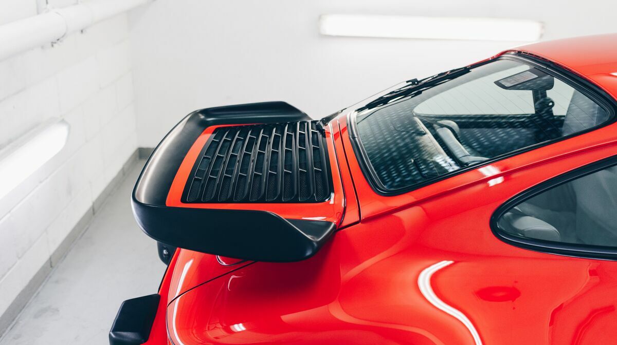 930 Turbo Guards Red