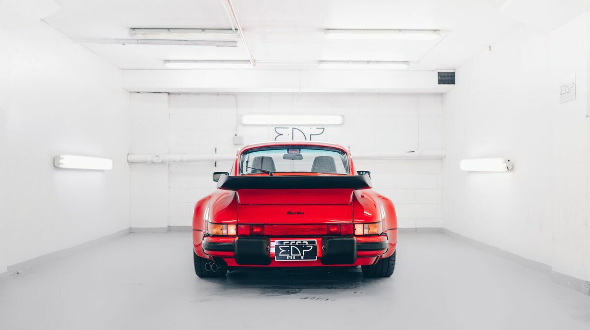 930 Turbo Guards Red