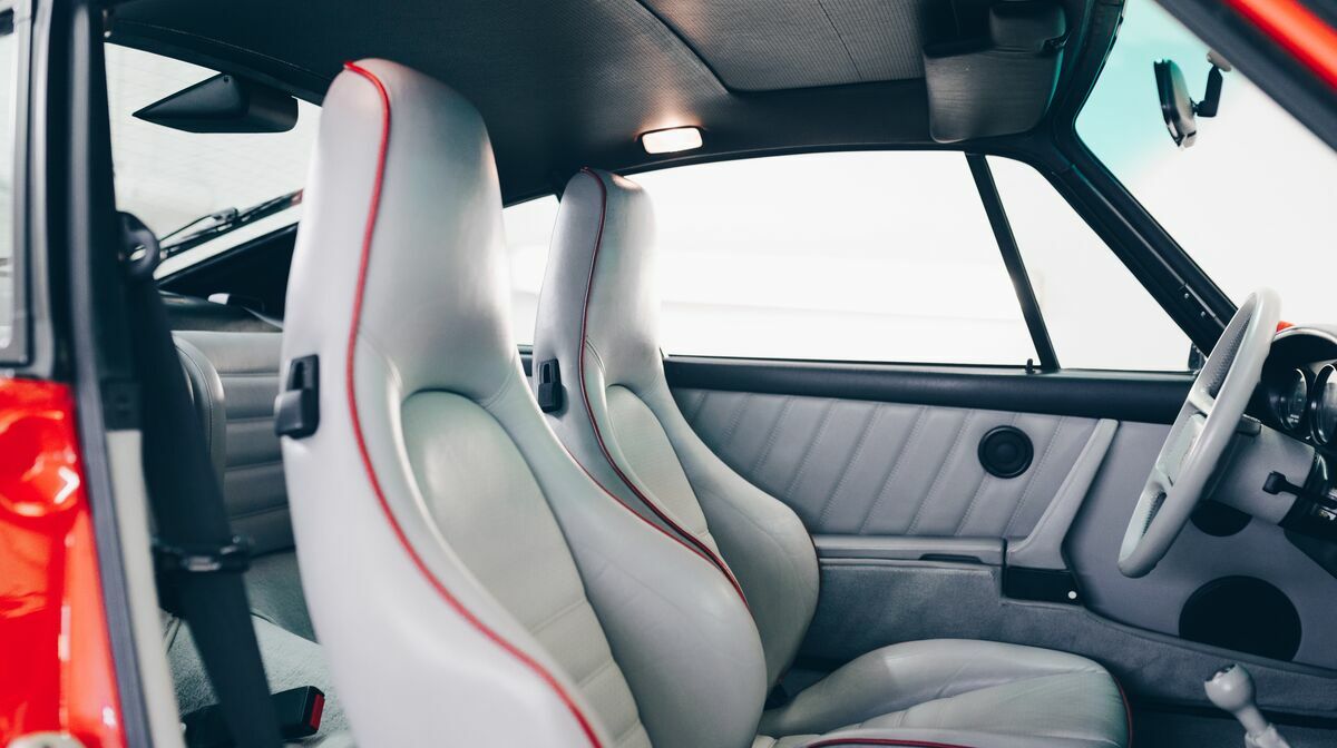 930 Turbo Guards Red