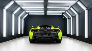 570S Mantis Green