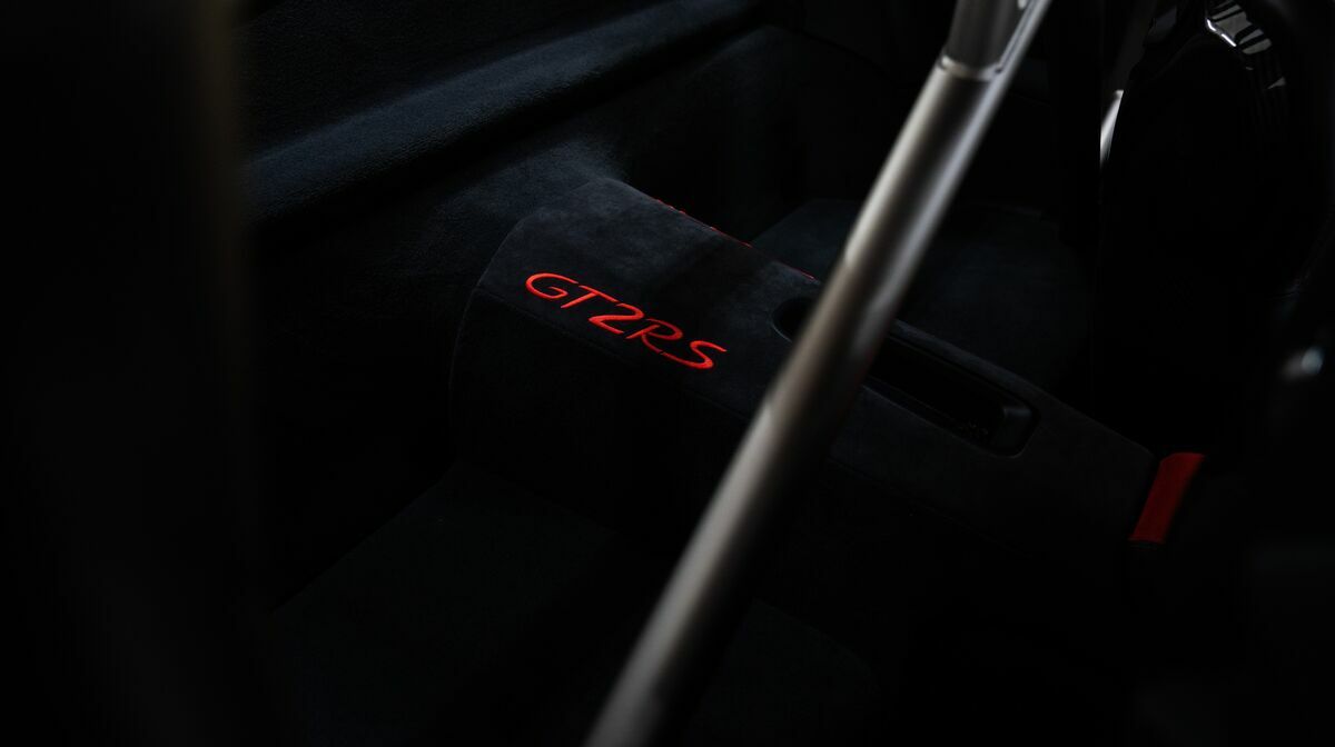 991.2 GT2RS Weissach Crayon