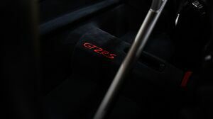 991.2 GT2RS Weissach Crayon