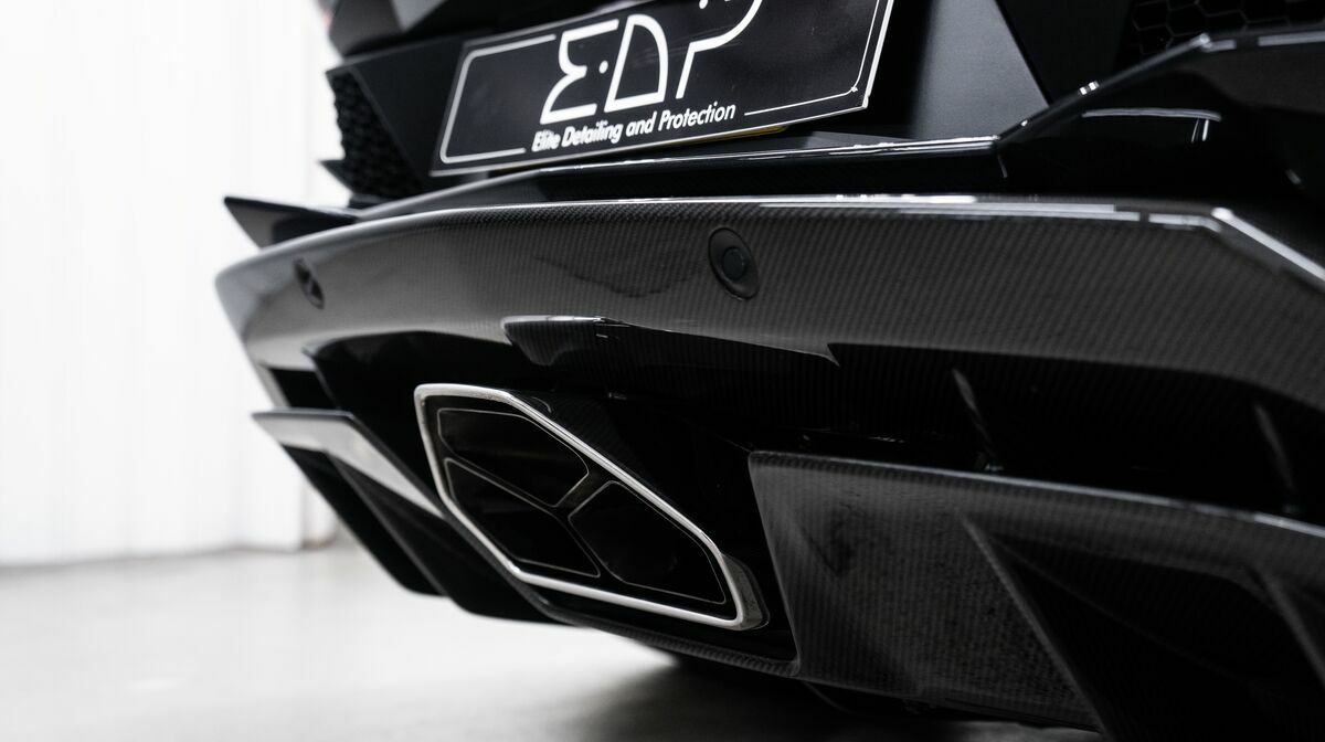 Aventador S Roadster Nero Pegaso