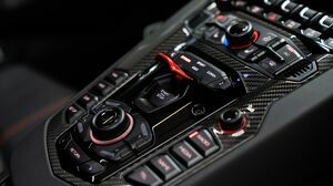 Aventador S Roadster Nero Pegaso