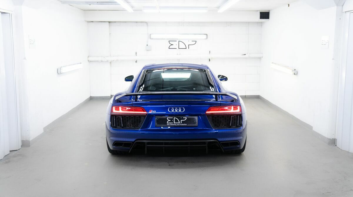 R8 V10+ Mica Racing Blue