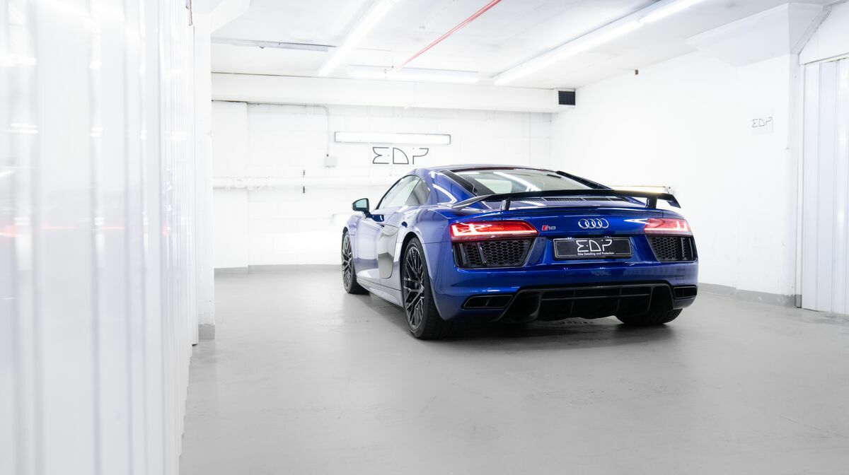 R8 V10+ Mica Racing Blue