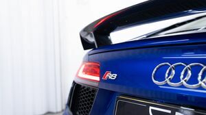R8 V10+ Mica Racing Blue