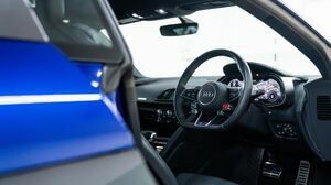 R8 V10+ Mica Racing Blue