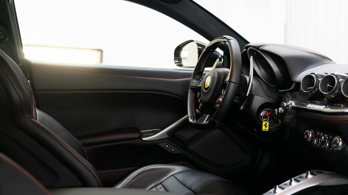 F12 Berlinetta Nero Daytona