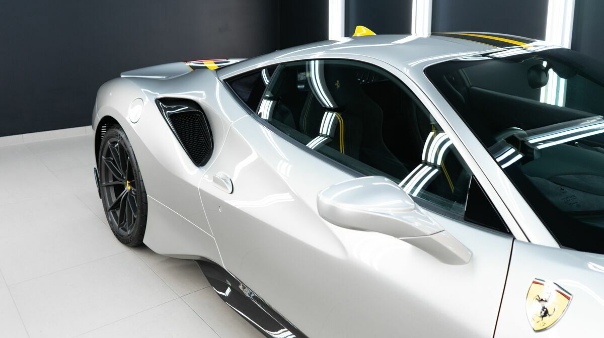488 Pista Alluminio Lucido Livrea