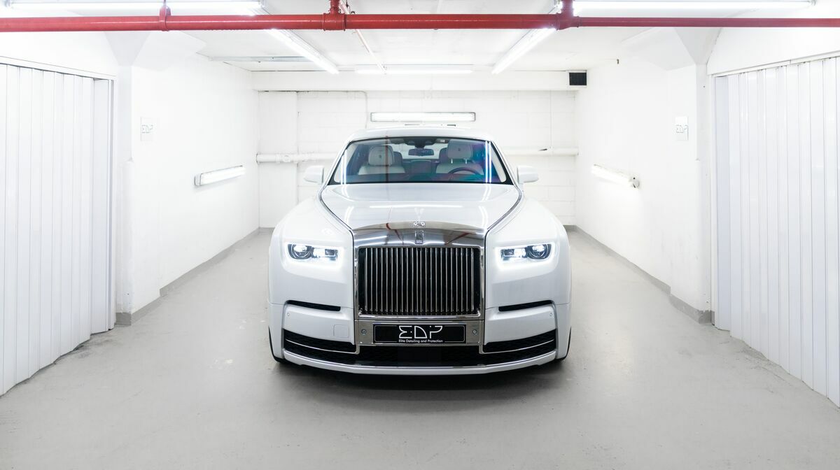 Phantom VIII White