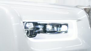 Phantom VIII White