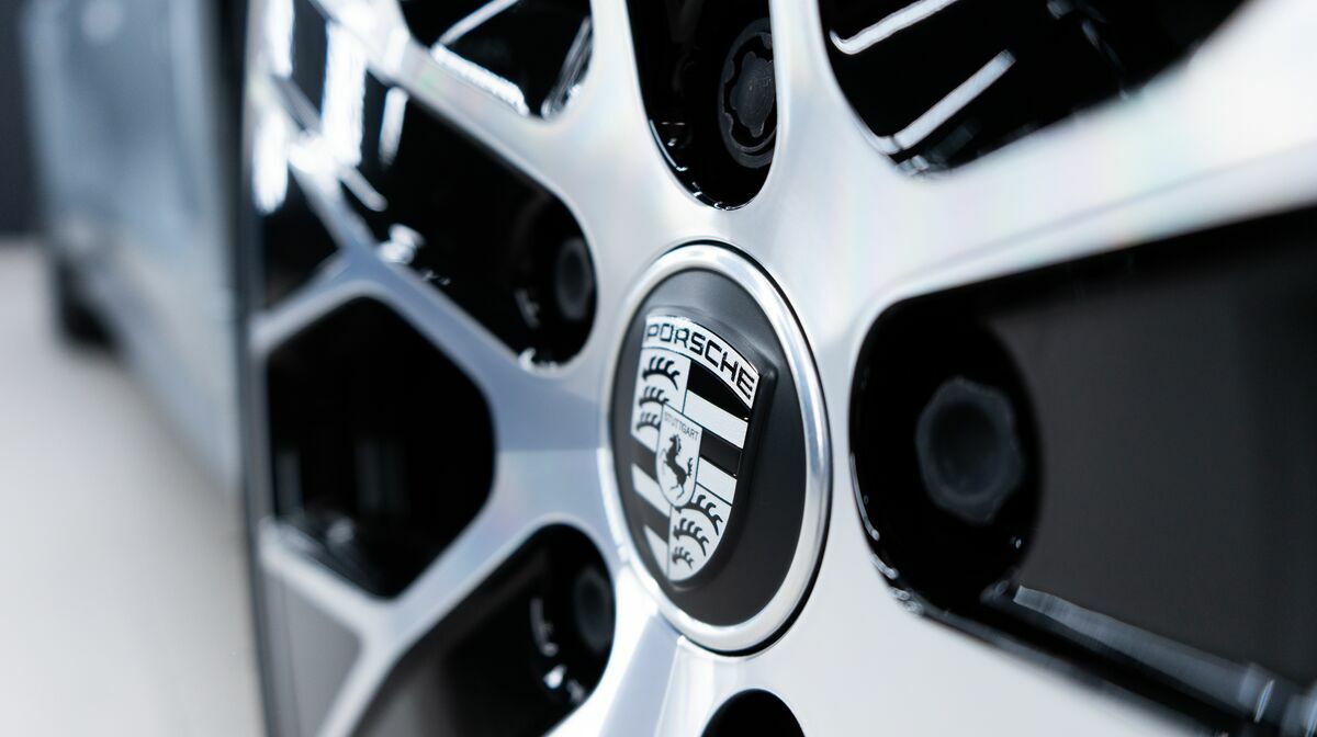 Taycan 4S Silver Dolomite Silver