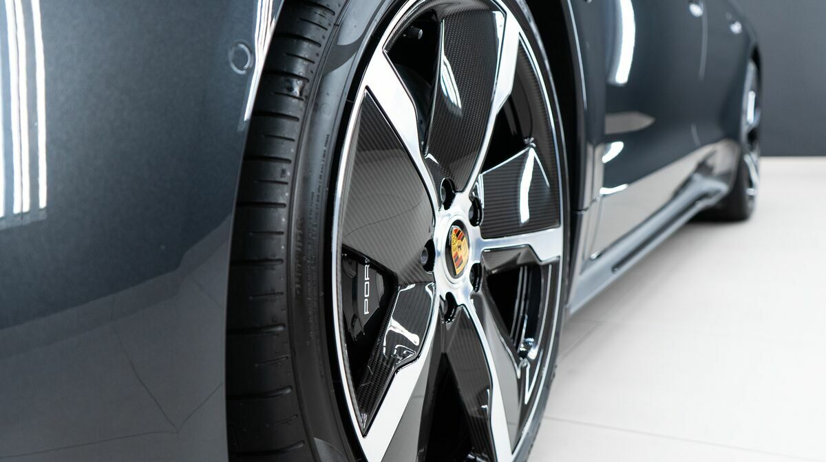 Taycan Turbo S Volcano Grey Metallic