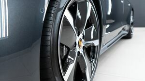 Taycan Turbo S Volcano Grey Metallic