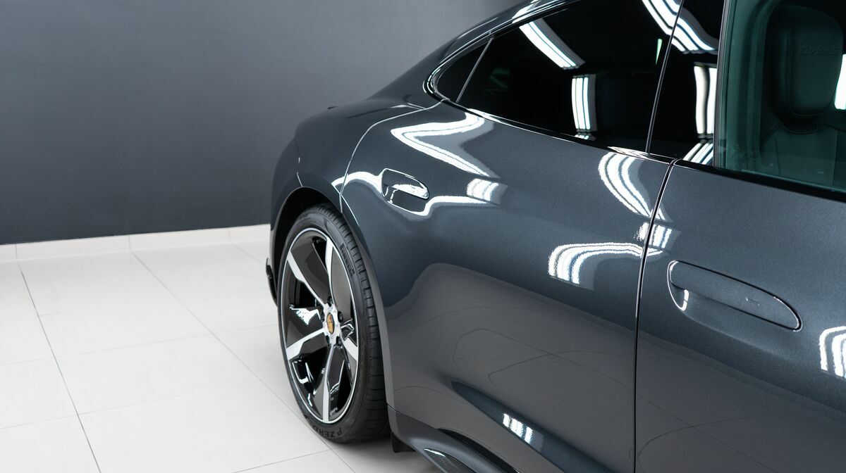 Taycan Turbo S Volcano Grey Metallic